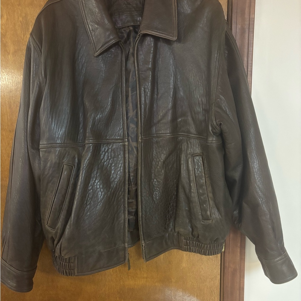 Roundtree & Yorke vintage Brown Lambskin Leather Bomber Jacket